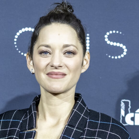 Marion Cotillard au photocall du dîner César Révélations 2024 à L'Élysée Montmartre à Paris le 15 janvier 2024. © Olivier Borde / Bestimage 