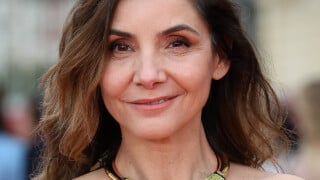 Un week-end avec Clotilde Courau : grandes tablées dans sa très chic habitation, sortie au marché... elle dévoile ses habitudes