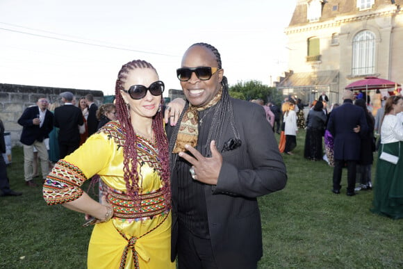 Exclusif - Billy Obam et sa femme - Mariage de Francky Vincent et Aziza El Batri dans leur domaine de Sinceny dans l'Aisne le 28 septembre 2024. © Cédric Perrin / Bestimage 