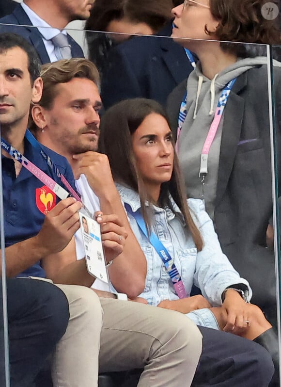 Antoine Griezmann et sa femme Erika Choperena - Les célébrités assistent à la Finale de Rugby à 7 opposant la France aux Fidji lors des Jeux Olympiques de Paris 2024 (JO) au Stade de France à Saint-Denis, Seine Saint-Denis, le 27 juillet 2024. © Jacovides-Perusseau/Bestimage