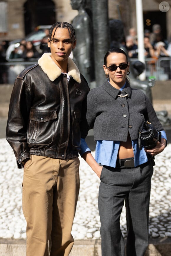 Avec son cousin Alexandre Grimaldi Coste
PFW - Alexandre Coste et Pauline Ducruet sont arrivés au défilé Miu Miu lors du défilé Womenswear printemps-été 2025 dans le cadre de la semaine de la mode de Paris le 01 octobre 2024 à Paris, France. Photo par Nasser Berzane/ABACAPRESS.COM