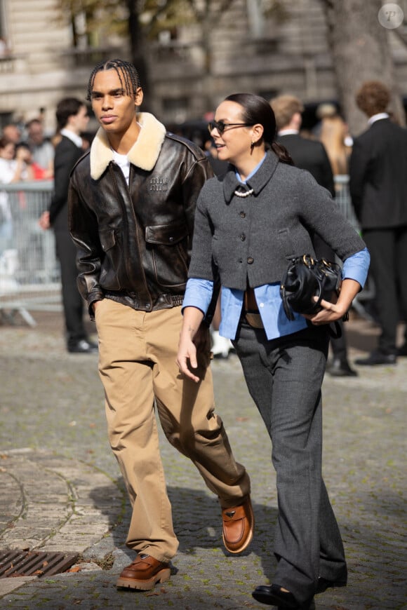 Au défilé Miu Miu
PFW - Alexandre Coste et Pauline Ducruet sont arrivés au défilé Miu Miu lors du défilé Womenswear printemps-été 2025 dans le cadre de la semaine de la mode de Paris le 01 octobre 2024 à Paris, France. Photo par Nasser Berzane/ABACAPRESS.COM