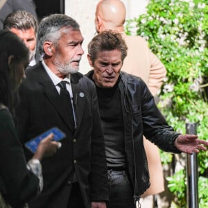 Willem Dafoe était également présent
Willem Dafoe - Sorties du défilé de mode Femmes printemps-été 2025 "Miu Miu" lors de la fashion week de Paris. Le 1er octobre 2024 