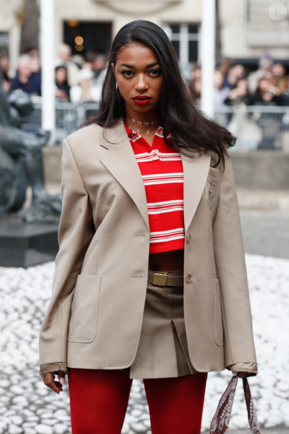 Guest - Arrivées au défilé de mode Femmes printemps-été 2025 "Miu Miu" lors de la fashion week de Paris. Le 1er octobre 2024 © Christophe Clovis / Bestimage 