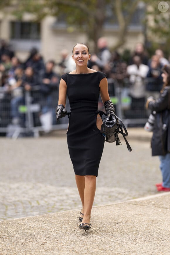 Carla Ginola - Arrivées au défilé de mode Femmes printemps-été 2025 "Miu Miu" lors de la fashion week de Paris. Le 1er octobre 2024 © Pierre Perusseau / Bestimage 