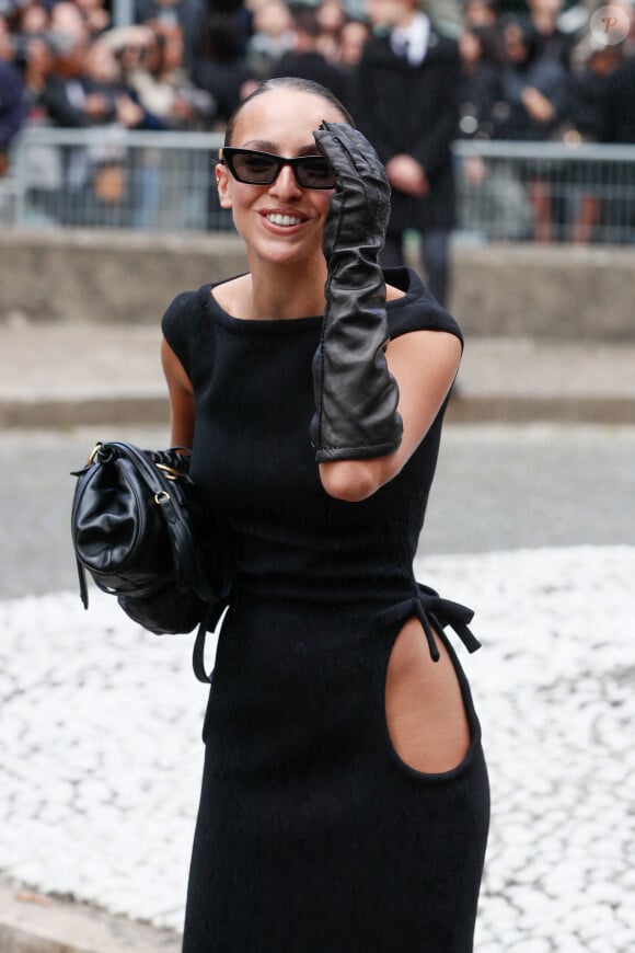 Carla Ginola - Arrivées au défilé de mode Femmes printemps-été 2025 "Miu Miu" lors de la fashion week de Paris. Le 1er octobre 2024 © Christophe Clovis / Bestimage 