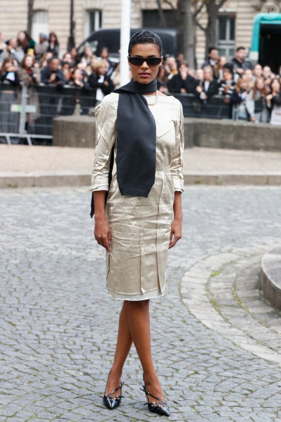 Tina Kunakey - Arrivées au défilé de mode Femmes printemps-été 2025 "Miu Miu" lors de la fashion week de Paris. Le 1er octobre 2024 © Christophe Clovis / Bestimage 