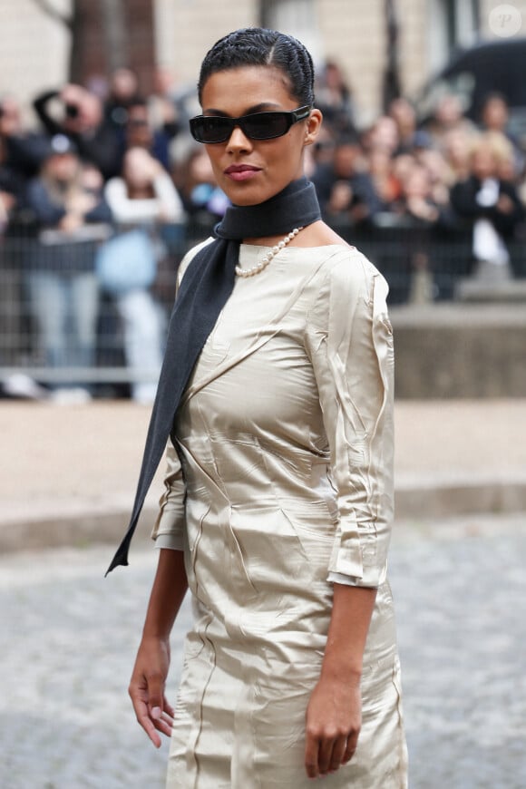 Tina Kunakey - Arrivées au défilé de mode Femmes printemps-été 2025 "Miu Miu" lors de la fashion week de Paris. Le 1er octobre 2024 © Christophe Clovis / Bestimage 