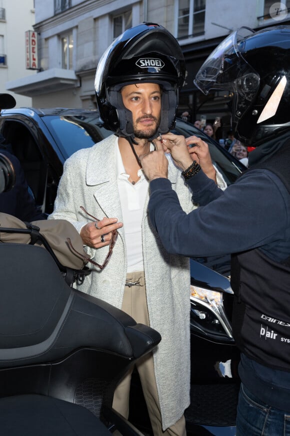 Pierre Niney au défilé Lacoste prêt à porter printemps / été 2025 lors de la fashion week à Paris le 1er octobre 2024. © Jeremy Melloul / Bestimage