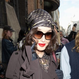 Isabelle Adjani au défilé Lacoste prêt à porter printemps / été 2025 lors de la fashion week à Paris le 1er octobre 2024. © Jeremy Melloul / Bestimage 