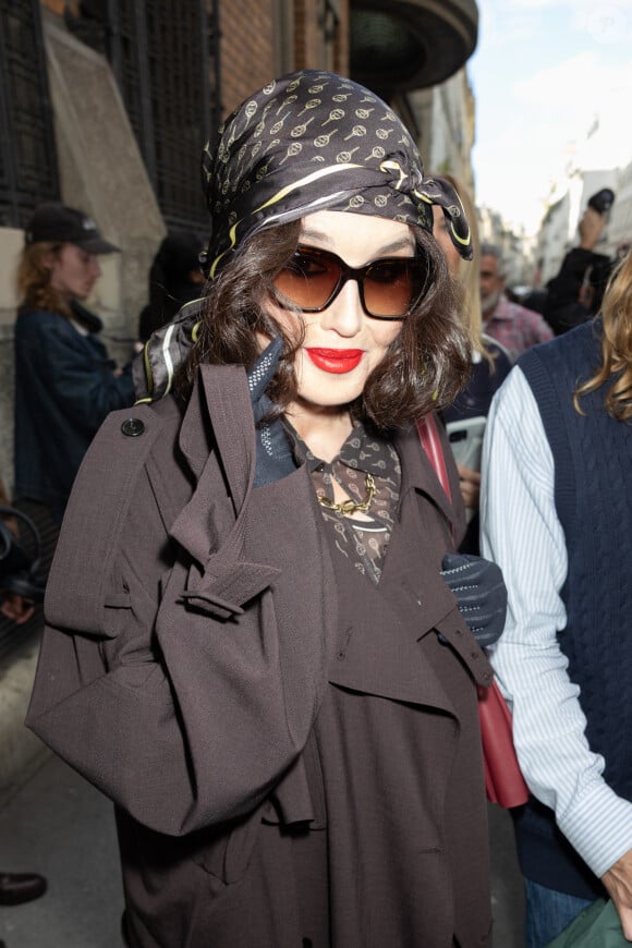 Isabelle Adjani au défilé Lacoste prêt à porter printemps / été 2025 lors de la fashion week à Paris le 1er octobre 2024. © Jeremy Melloul / Bestimage 