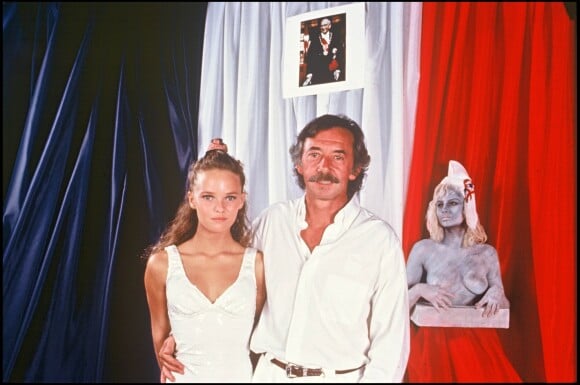 Vanessa Paradis et son père André à Saint-Tropez pour le mariage de Caroline et Eddie Barclay en juillet 1988.