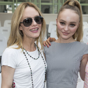 Elle la remplace par un autre membre du clan
Vanessa Paradis et Lily-Rose Depp - People au 2ème défilé de mode "Chanel", collection Haute-Couture automne-hiver 2018/2019, à Paris. Le 3 juillet 2018 © Olivier Borde / Bestimage