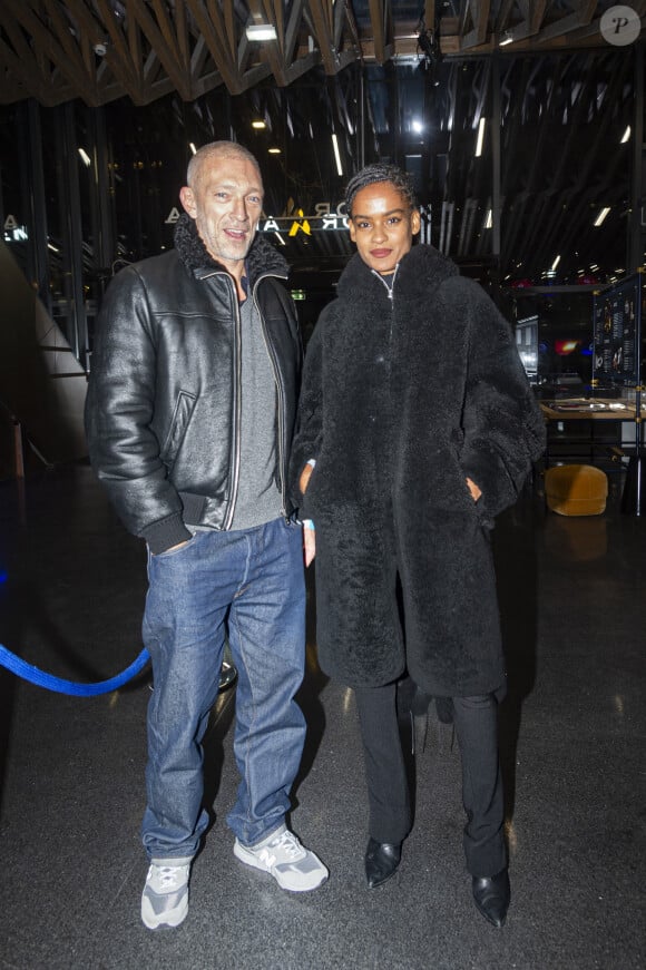 Vincent Cassel et sa compagne Narah Baptista - Célébrités assistent aux combats de MMA, Professional Fighters League Europe (PFL) à l'accord Arena de Bercy à Paris le 7 mars 2024. © Pierre Perusseau/Bestimage 