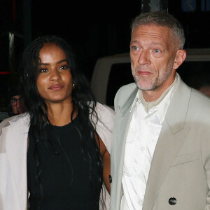 Narah Baptista et Vincent Cassel seront parents dans quelques mois
Narah Baptista et Vincent Cassel - Arrivées des personnalités au défilé AMI collection homme automne/hiver lors de la fashion week à Paris (PFW) © Denis Guignebourg / Bestimage