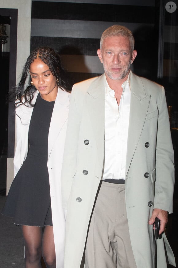 Vincent Cassel et sa compagne Narah Baptista à la sortie d'un dîner à l'hôtel "Costes" lors de la Fashion Week de Paris (PFW), le 18 janvier 2024. 