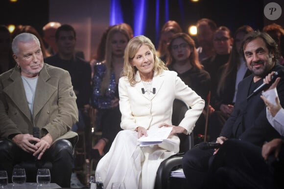 Elle sera à la tête de "Au bonheur des livres"...
Exclusif - No Web - Bernard Lavilliers, Claire Chazal, André Manoukian - Enregistrement de l'émission "Le grand échiquier, Spéciale Edith Piaf", présentée par C.Chazal et A.Manoukian, et diffusée le 12 mars sur France 2 © Jack Tribeca / Bestimage