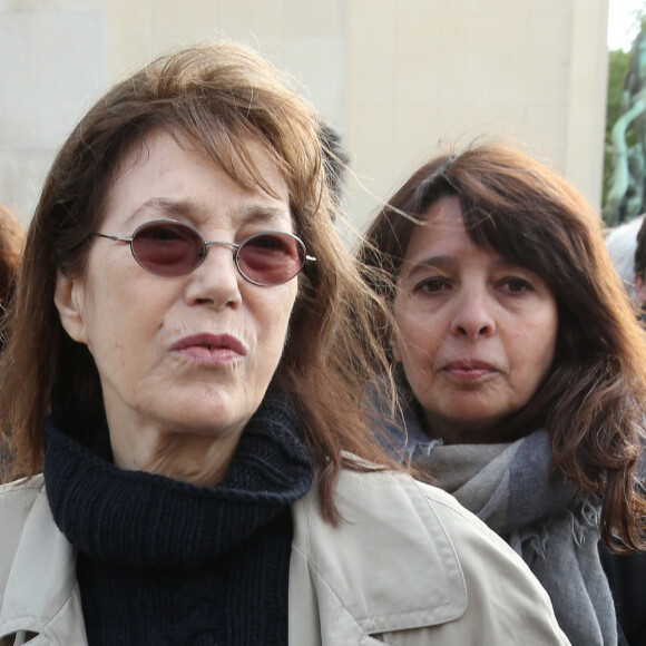 Jane Birkin - Marche de femmes, place du Trocadéro, à l'initiative de l'écrivain Amanda Sthers pour appeler à la libération de jeunes filles enlevées par le groupe Boko Haram au Nigéria. Paris le 13 mai 2014 