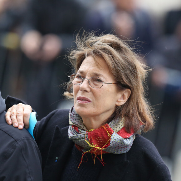 Jane Birkin - Obseques de Patrice Chereau en l'eglise Saint-Sulpice a Paris. Le 26 octobre 2013