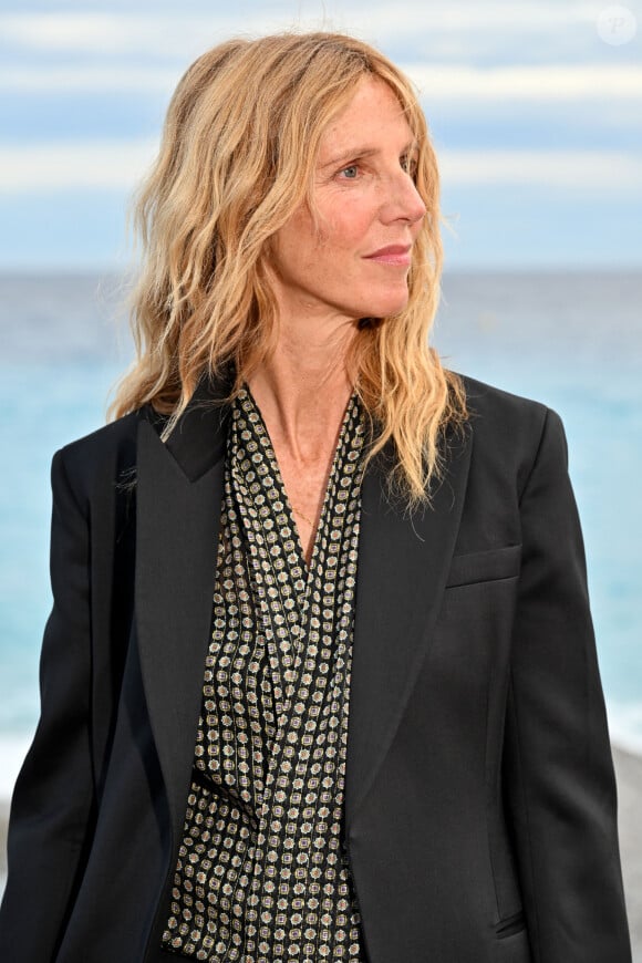 Sandrine Kiberlain au photocall pour le film "Sarah Bernhardt, La Divine " lors de la 6ème édition du festival Cinéroman à Nice le 2 octobre 2024. © Bebert / Jacovides / Bestimage 