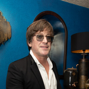 Pourtant, Thomas Dutronc aura pu en avoir, comme il l'explique à Télé Star
 
Thomas Dutronc - Lancement du nouveau numéro du magazine Cerise au restaurant Coya à Paris le 18 décembre 2023. © Jeremy Melloul / Bestimage