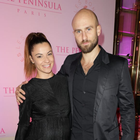 Voilà quelques semaines que Denitsa Ikonomova et François Alu ont officialisé leur couple.
Denitsa Ikonomova (enceinte) et son compagnon François Alu - Photocall du gala de charité de l'association "Les Bonnes Fées" à l'occasion de la campagne mondiale "Octobre Rose" à l'hôtel Peninsula. © Coadic Guirec/Bestimage