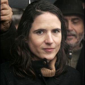 MAZARINE PINGEOT MITTERRAND - CEREMONIE POUR LE 10 EME ANNIVERSAIRE DE LA MORT DE FRANCOIS MITTERRAND A JARNAC  French late President Francois Mitterrand's daughter Mazarine Pingeot-Mitterrand - ceremony marking the 10th anniversary of the death of Mitterrand, 08 January 2006 in Jarnac, south-western France. Hundreds of the Socialist faithful joined the party's top brass and family members for a wreath-laying ceremony during the morning in the cemetery at Jarnac, Mitterrand's hometown in the Cognac. 