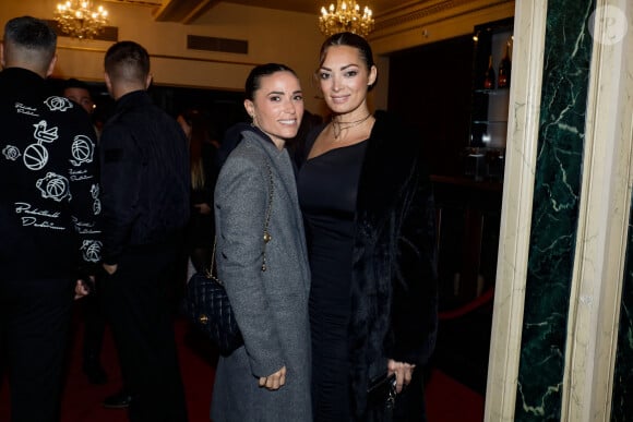 Exclusif - Capucine Anav, Emilie Nef Naf - Photocall de la soirée de Magali Berdah au théâtre Mogador à Paris le 8 octobre 2024. © Marc Ausset-Lacroix/Christophe Clovis/Bestimage