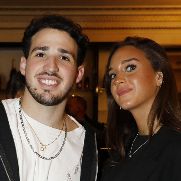 Exclusif - Ethan Berrebi et une amie - Cocktail de la soirée de Magali Berdah au théâtre Mogador à Paris le 8 octobre 2024 © Marc Ausset-Lacroix/Christophe Clovis/Bestimage