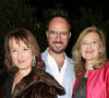 Anne Roumanoff, Jarry et Valérie Trierweiler - Photocall du 5ème gala de charité de l'association "Les Bonnes Fées" à l'occasion de la campagne mondiale "Octobre Rose" à l'hôtel Peninsula, Paris le 3 octobre 2024. © Coadic Guirec/Bestimage