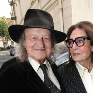 Exclusif - Nana Mouskouri et son mari André Chapelle - N. Mouskouri assiste à la pièce de théâtre "Quand je serai grand, je serai Nana Mouskouri" au studio Hébertot à Paris le 18 Septembre 2023. © Bertrand Rindoff / Bestimage 