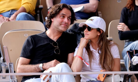 Joyce Jonathan et sa compagnon Martial Paoli - Les célébrités dans les tribunes lors des internationaux de France de Tennis de Roland Garros 2022 à Paris, France, le 2 juin 2022. © Dominique Jacovides/Bestimage