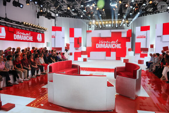 Exclusif - - Enregistrement de l'émission Vivement dimanche, présentée par M.Drucker et diffusée le 13 octobre 2024 sur France 3. © Guillaume Gaffiot / Bestimage 