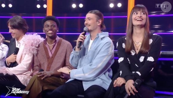 Il en a fait une belle devant Pierre Garnier, gagnant de la précédente édition : "Ça vous a fait quoi d'entendre Franck reprendre l'hymne de votre saison ?" demande l'animateur 
Star Academy, TF1