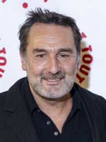 Gilles Lellouche propriétaire d'une superbe maison dans un lieu où les touristes ne sont pas toujours les bienvenus !