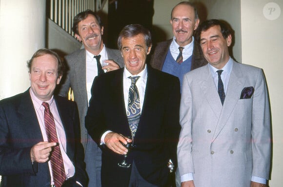 Selon les information du Figaro confirmées par l'AFP, l'acteur Pierre Vernier est décédé le 9 octobre, à l'âge de 93 ans.
Archives - Michel Beaune, Jean-rochefort, Jean-Paul Belmondo, Jean-Pierre Marielle et Pierre Vernier - Générale de la pièce "Femme à contre jour".