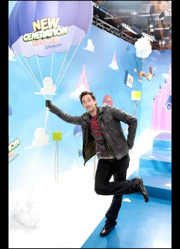 Adrien Brody a eu l'immense privilège de rencontrer les stars des Studios Pixar à Euro Disney le 27 mars 2010