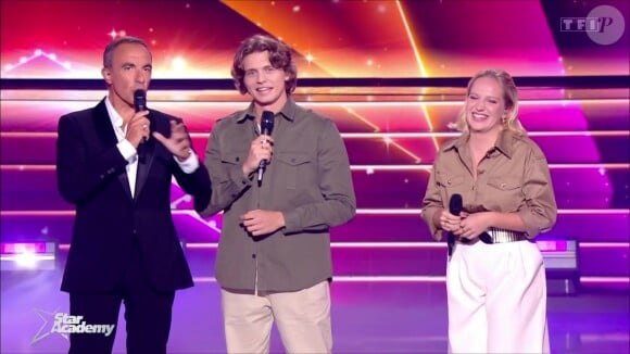 Lors de la quotidienne de la "Star Academy 2024" diffusée par TF1 le mardi 15 octobre, Ulysse a pointé du doigt l'attitude d'un de ses camarades
Nikos Aliagas, Ulysse et Maïa sur le plateau de la "Star Academy 2024"