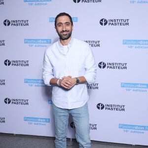 À compter par le safran, "absolument incroyable en cuisine mais ça a des vertus sur l'anxiété et même sur des symptômes dépressifs". 
Jimmy Mohamed - Soirée de lancement de la18ème édition du "Pasteurdon" à l'institut Pasteur de Paris le 9 octobre 2024. © Denis Guignebourg/BestImage