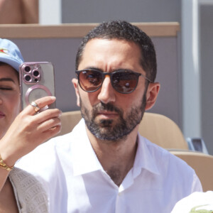 Jimmy Mohamed et sa femme Souailla - Célébrités dans les tribunes des Internationaux de France de tennis de Roland Garros 2024 à Paris le 26 mai 2024. © Moreau-Jacovides/Bestimage