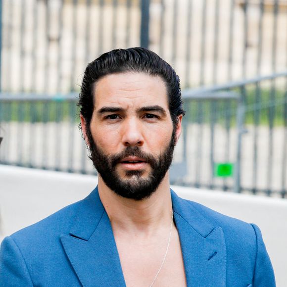 Mercredi prochain, c'est Monsieur Aznavour, un biopic signé Grand Corps Malade et Mehdi Idir, qui risque bien d'attirer les foules.
Tahar Rahim - Sorties du défilé de mode Homme printemps-été Louis Vuitton dans la cour Carrée du Louvre à Paris, France, © Veeren-Clovis/Bestimage