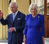 La famille royale britannique est gourmande comme nous !
Le roi Charles III d'Angleterre et Camilla Parker Bowles, reine consort d'Angleterre, - Le roi d'Angleterre et la reine consort d'Angleterre, raccompagnent l'empereur et l'impératrice du Japon aux portes de Buckingham Palace à l'issue de leur visite officielle à Londres © Jira / Backgrid / Bestimage 