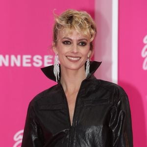 Mais qui ont toutefois une certaine utilité 
Sara Mortensen au photocall de la cérémonie d'ouverture de la 5ème saison du festival International des Séries "Canneseries" à Cannes, France, le 1er avril 2022. © Denis Guignebourg/BestImage