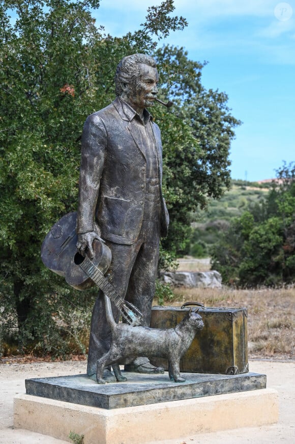 Statue de Georges Brassens sur l'aire d'autoroute de Loupian (34) sur l'A9 - Photo by Flemal JL/Belpress/ANDBZ/ABACAPRESS.COM -