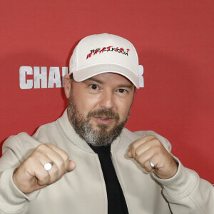 La scène se déroule dans le nord de la France en avril 2022, comme Alban Ivanov le raconte au Parisien
 
Alban Ivanov - Avant-première du film "Challenger" à l'UGC Ciné Cité Les Halles à Paris le 15 octobre 2024. © Marc Ausset-Lacroix/Bestimage