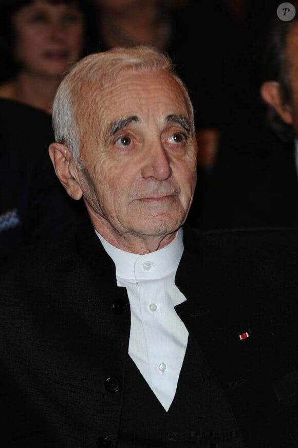 Charles Aznavour reçoit le prix Scopus au Théâtre des Champs-Elysées, Paris, le 23 janvier 2011