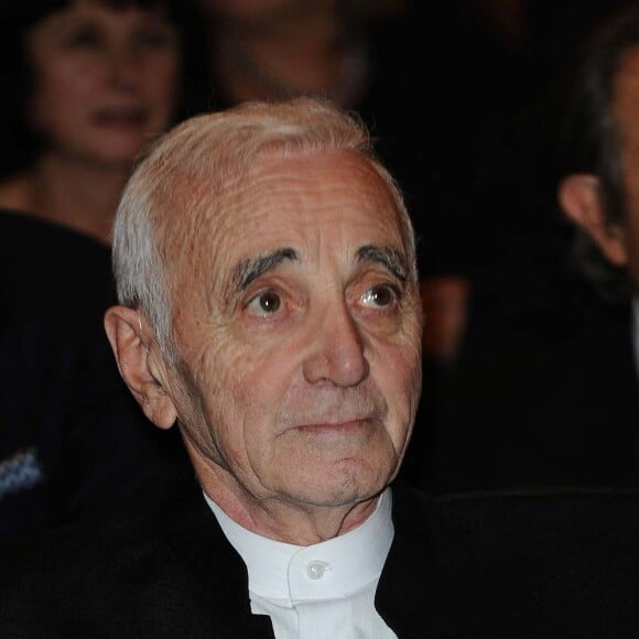 Charles Aznavour reçoit le prix Scopus au Théâtre des Champs-Elysées, Paris, le 23 janvier 2011