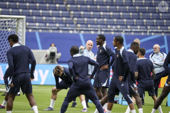 Guy Stéphan Entraînement de l'équipe de France avant leur match de quart de finale de l'UEFA EURO 2024 contre le Portugal au Volksparkstadion à Hambourg, Allemagne, le 4 juillet 2024. © Elyxandro Cegarra/Panoramic/Bestimage 