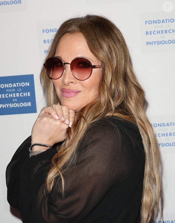 Hélène Ségara lors de la soirée de gala pour la fondation de la recherche en physiologie, les Stethos, au George V à Paris le 18 mars 2024. © Coadic Guirec / Bestimage 