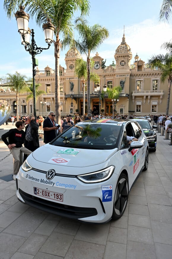 Camille Gottlieb, la fille de la princesse Stéphanie de Monaco et présidente de l'association Be Safe, co-pilote de Margaux Grundstein, la trésorière de Be Safe, a pris le départ du 8ème E-Rallye de Monte-Carlo, sur la place du Casino à Monaco, le 23 octobre 2024. © Bruno Bebert / Bestimge 